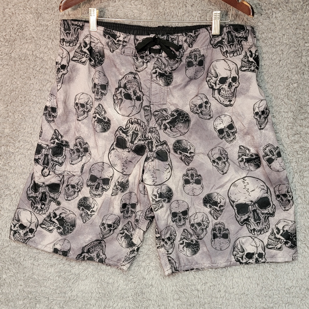 Joe Boxer Mens XL Board Shorts Gray with Black Skulls